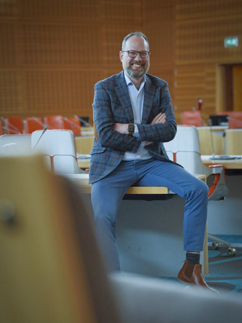 Collega Biem is te zien in de statenzaal en in de tuin van het provinciehuis.